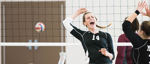 Girls playing volleybal