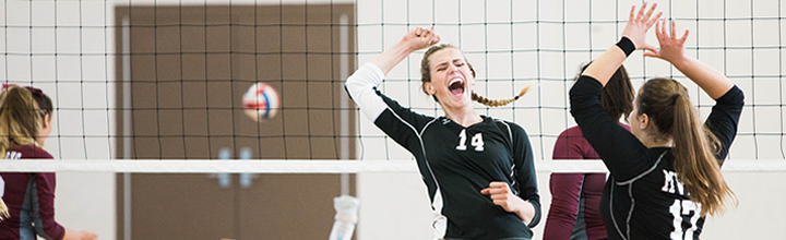 Girls playing volleybal